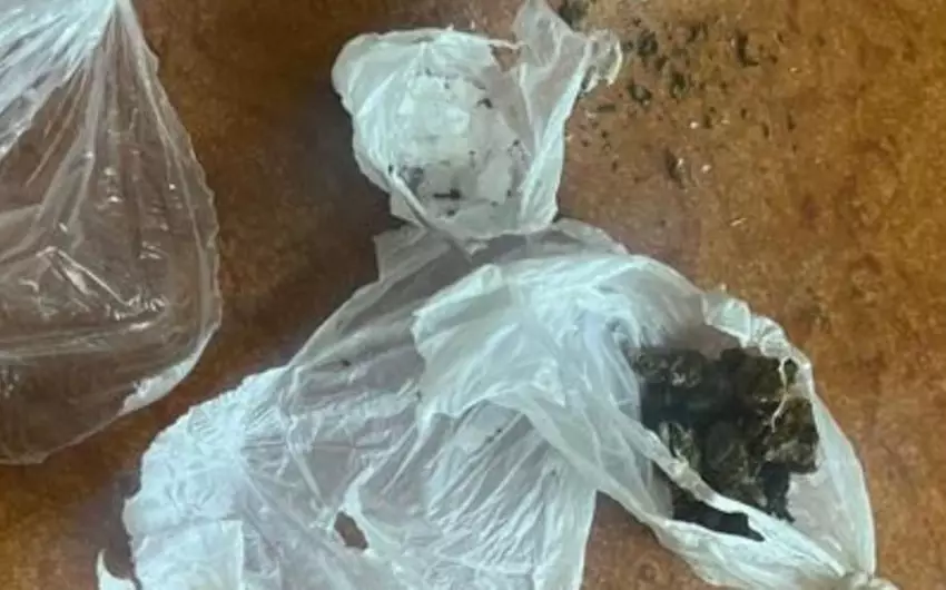 Həbsxanaya narkotik keçirmək istəyən qadın saxlanılıb.