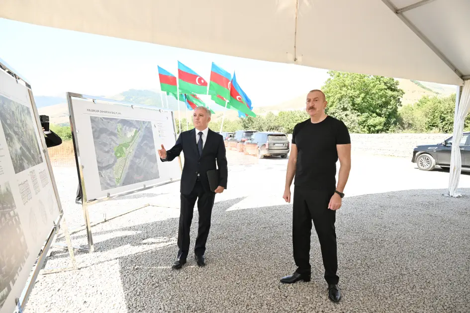 İlham Əliyev Kəlbəcər şəhərində 3-cü yaşayış kompleksinin təməlini qoyub - YENİLƏNİB
