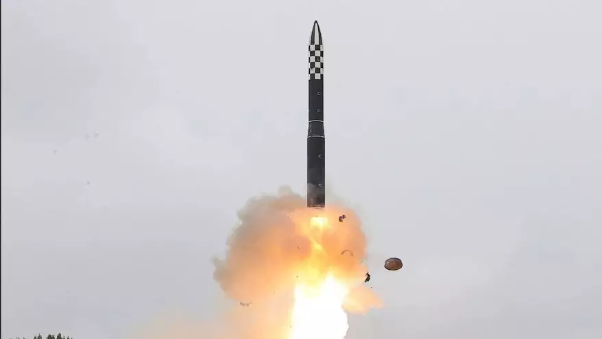 KXDR iki ballistik raket buraxıb