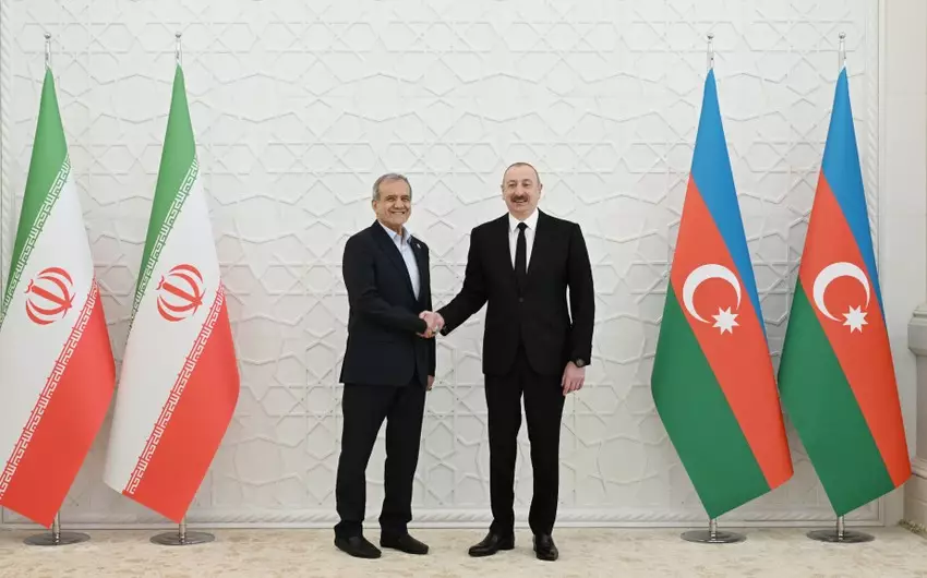 İlham Əliyev ilə Pezeşkian arasında telefon danışığı oldu