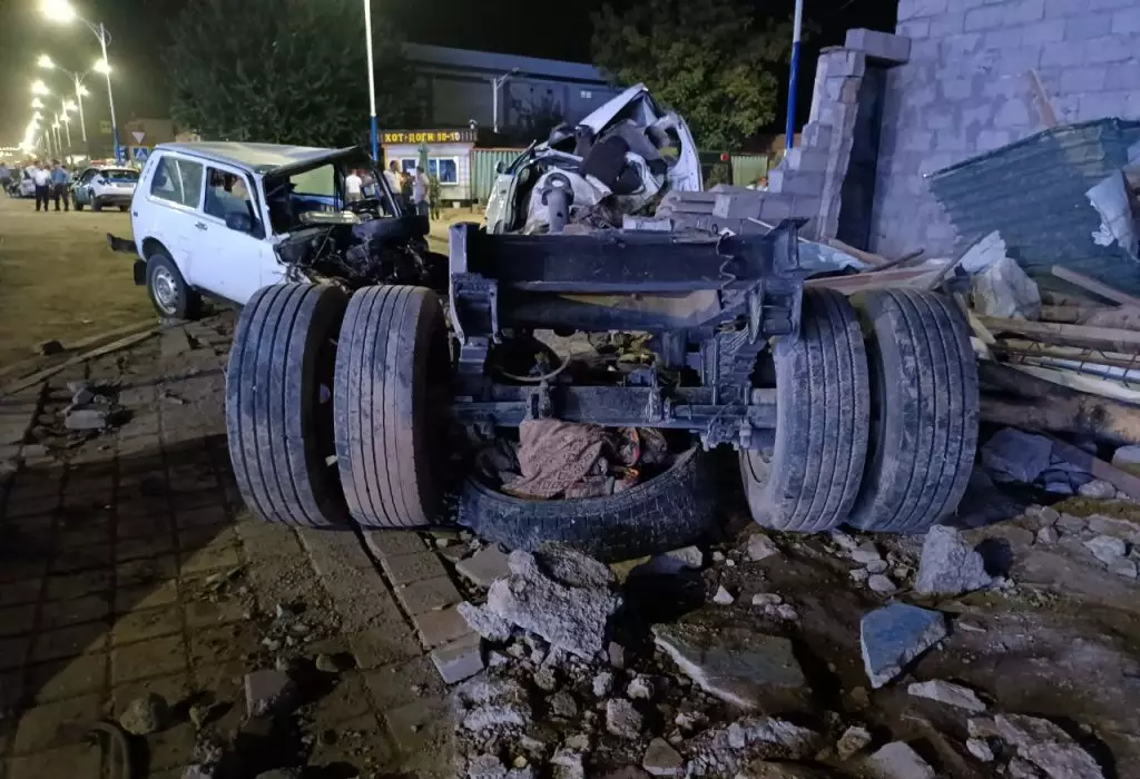 Tacikistanda qəza nəticəsində 10 nəfər ölüb