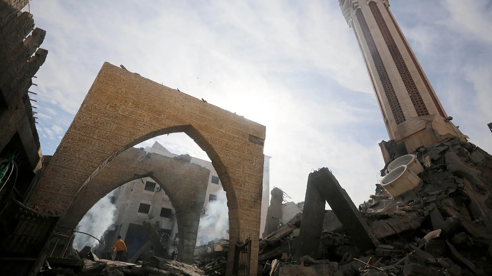 İsrailin Qəzzaya hava hücumları nəticəsində çox sayda insan ölüb