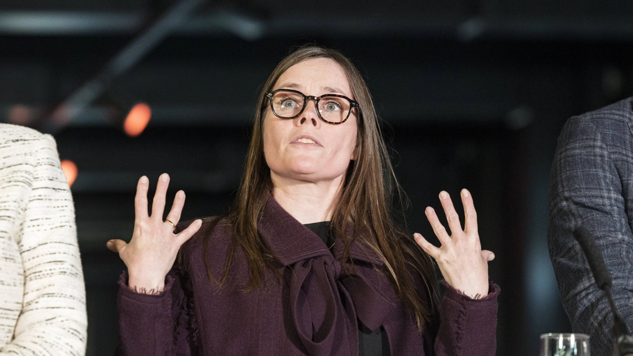 İslandiyanın baş naziri tətil edəcəyini açıqlayıb