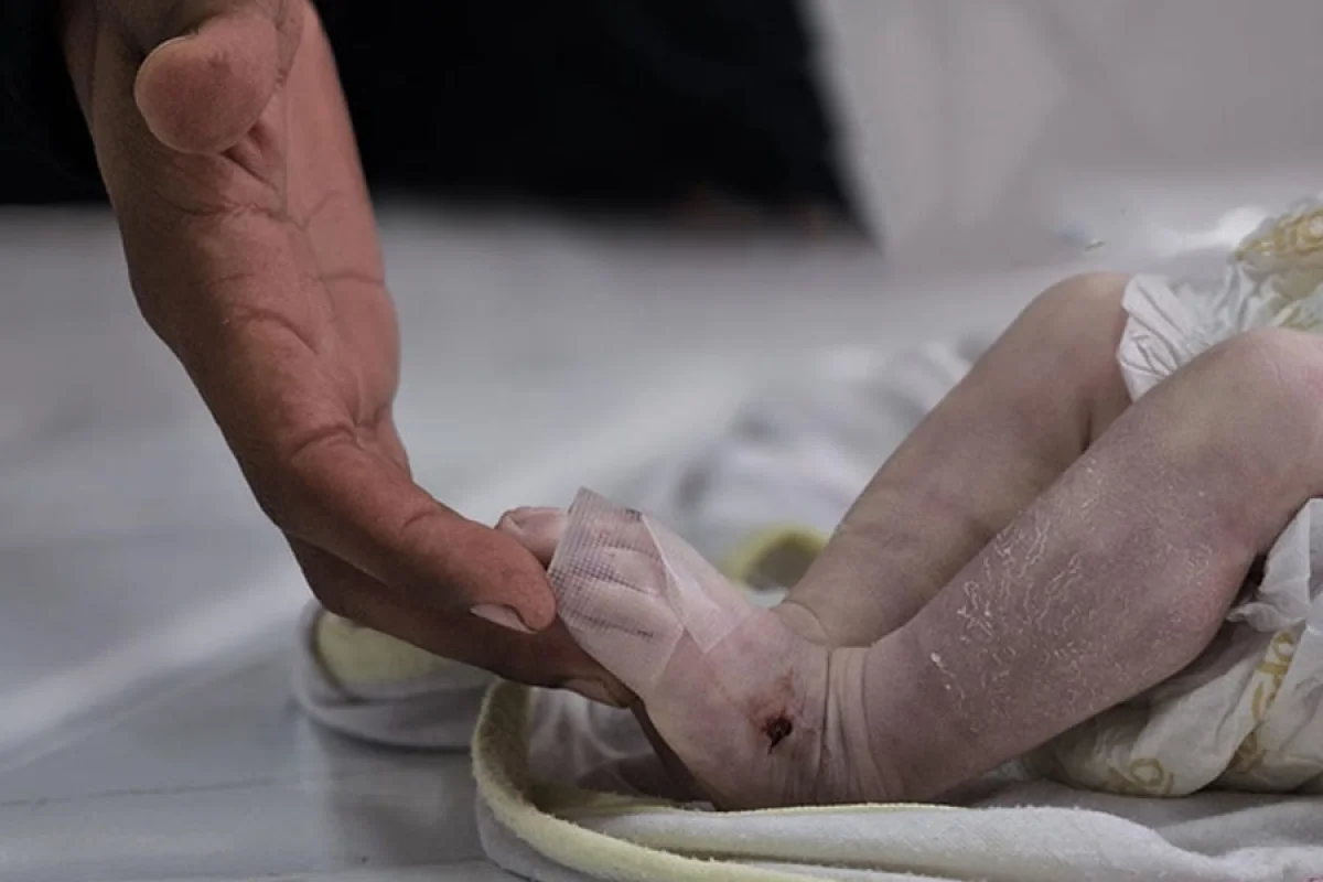 Qəzzada 12 günlük körpə sərt soyuqdan öldü