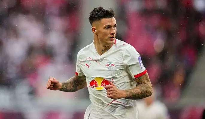 Premyer Liqa nəhəngləri Bundesliqa ulduzunu almaq üçün mübarizə aparır