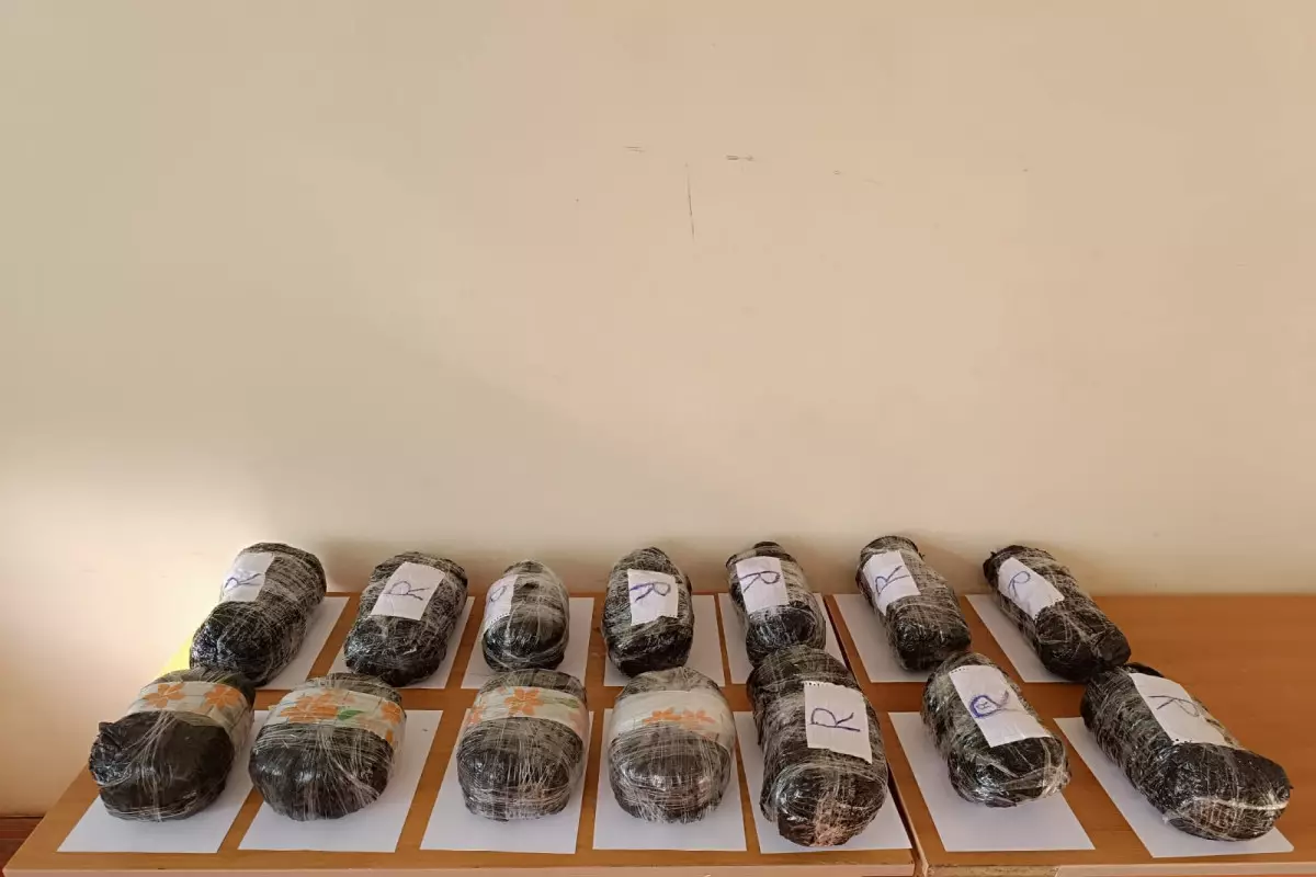 Sərhəddən 24 kq narkotikin Azərbaycana keçirilməsinin qarşısı alınıb