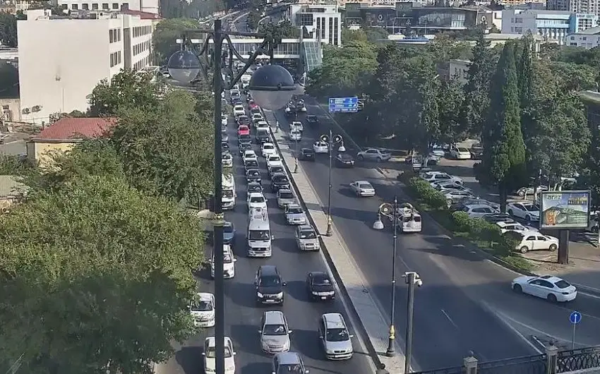 Bakının bəzi yollarında sıxlıq var