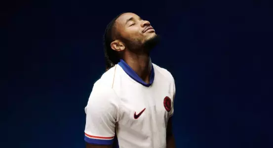 "Çelsi" ikinci formasını təqdim etdi - FOTO