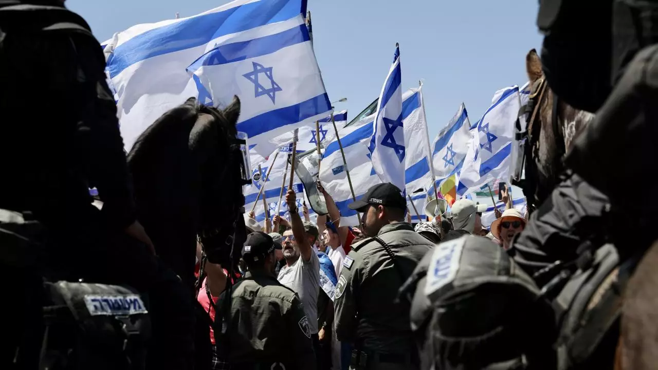 830 hərbçi məhkəmə islahatlarına etiraz etmək üçün İsraildəki postlarını tərk edib