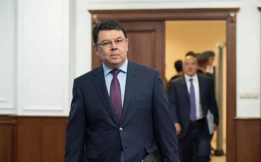 Bozumbayev: Təyyarə qəzasının araşdırılmasına 17 beynəlxalq ekspert cəlb edilib