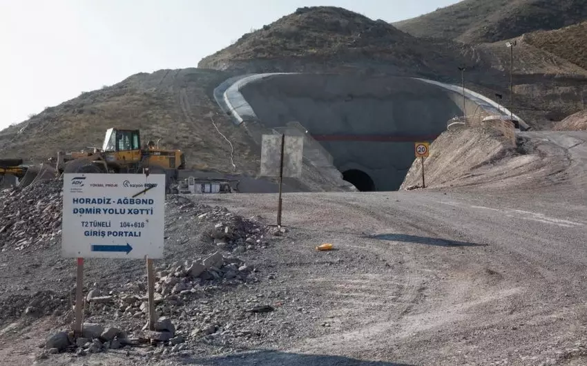 ADY: Horadiz–Ağbənd dəmiryol xəttində ikinci tunelin qazma işləri yekunlaşıb