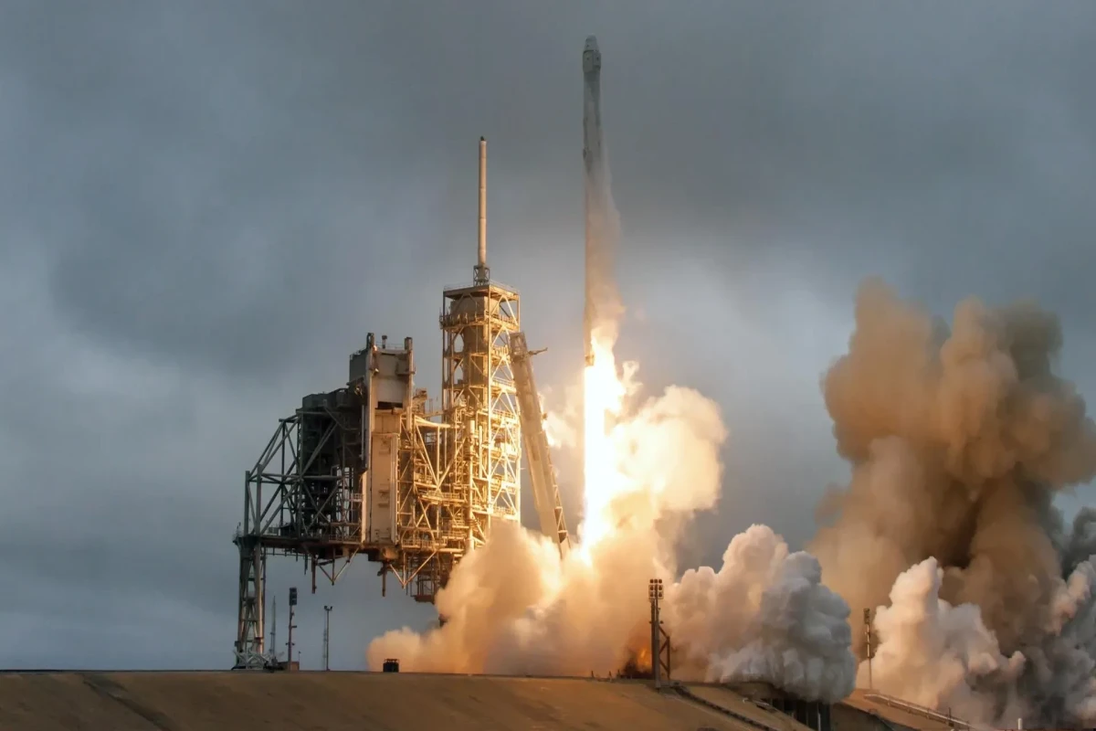 "SpaceX" Pentaqonun peyklərini kosmosa göndərib