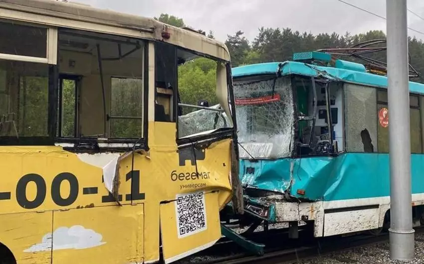 Rusiyada iki tramvayın toqquşması nəticəsində yaralananların sayı 100-ü ötüb - YENİLƏNİB-2