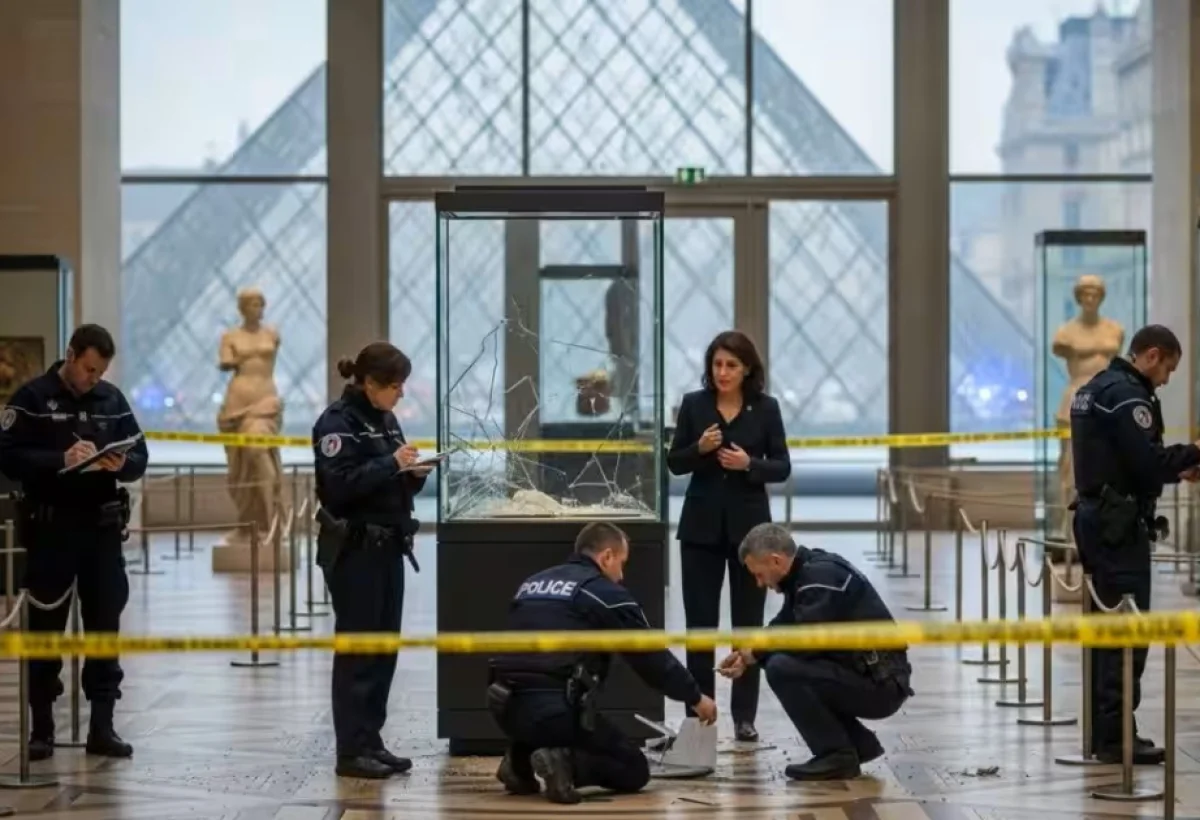 Louvre to restore Empress Eugenie's crown after theft damage