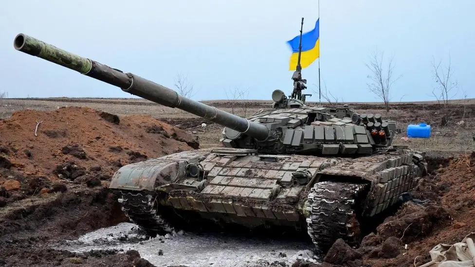 Ukrayna hərbçiləri Britaniyada tank təlimlərini başa vurdu