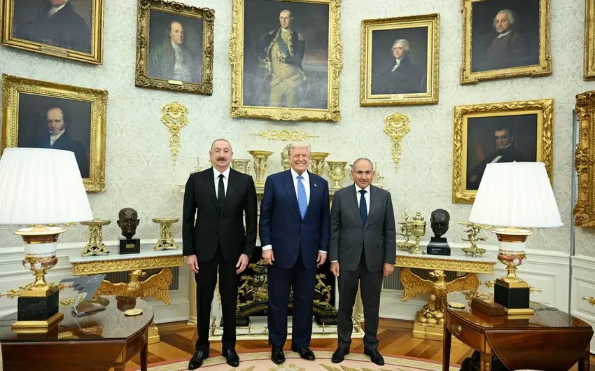 Tramp liderlərin görüşü barədə paylaşım edib