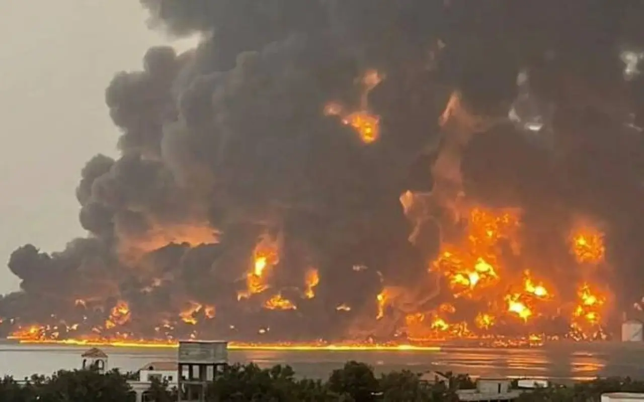 İsrail limanı bombaladı