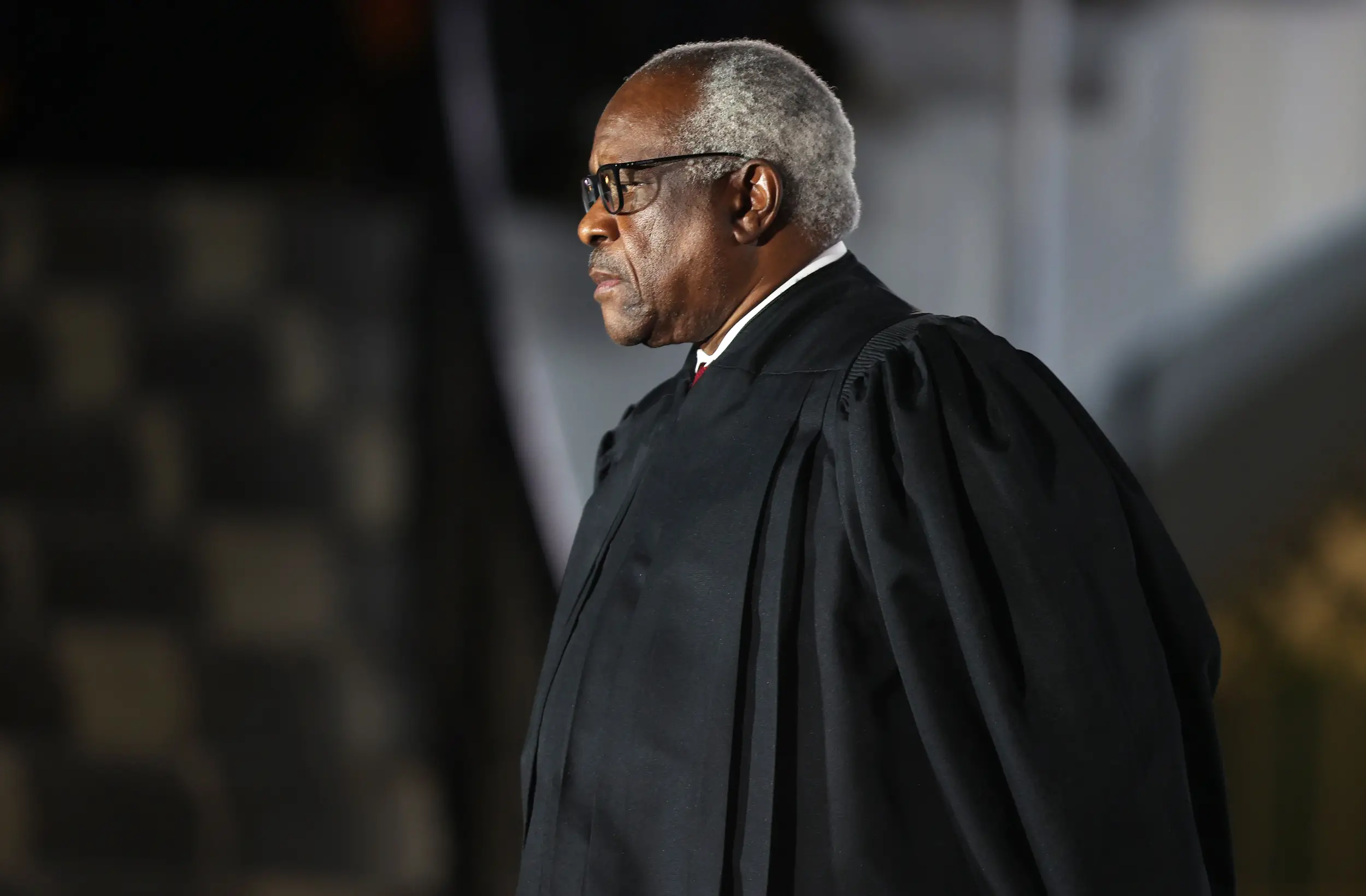 Clarence Thomas 2004-cü ildən bəri yalnız iki hədiyyə aldığını bildirib