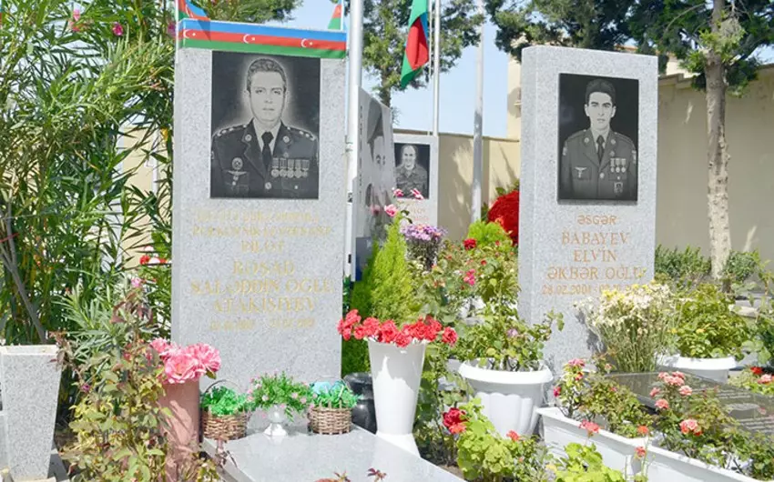 Şəhid hərbi pilot Rəşad Atakişiyevin məzarı ziyarət edilib