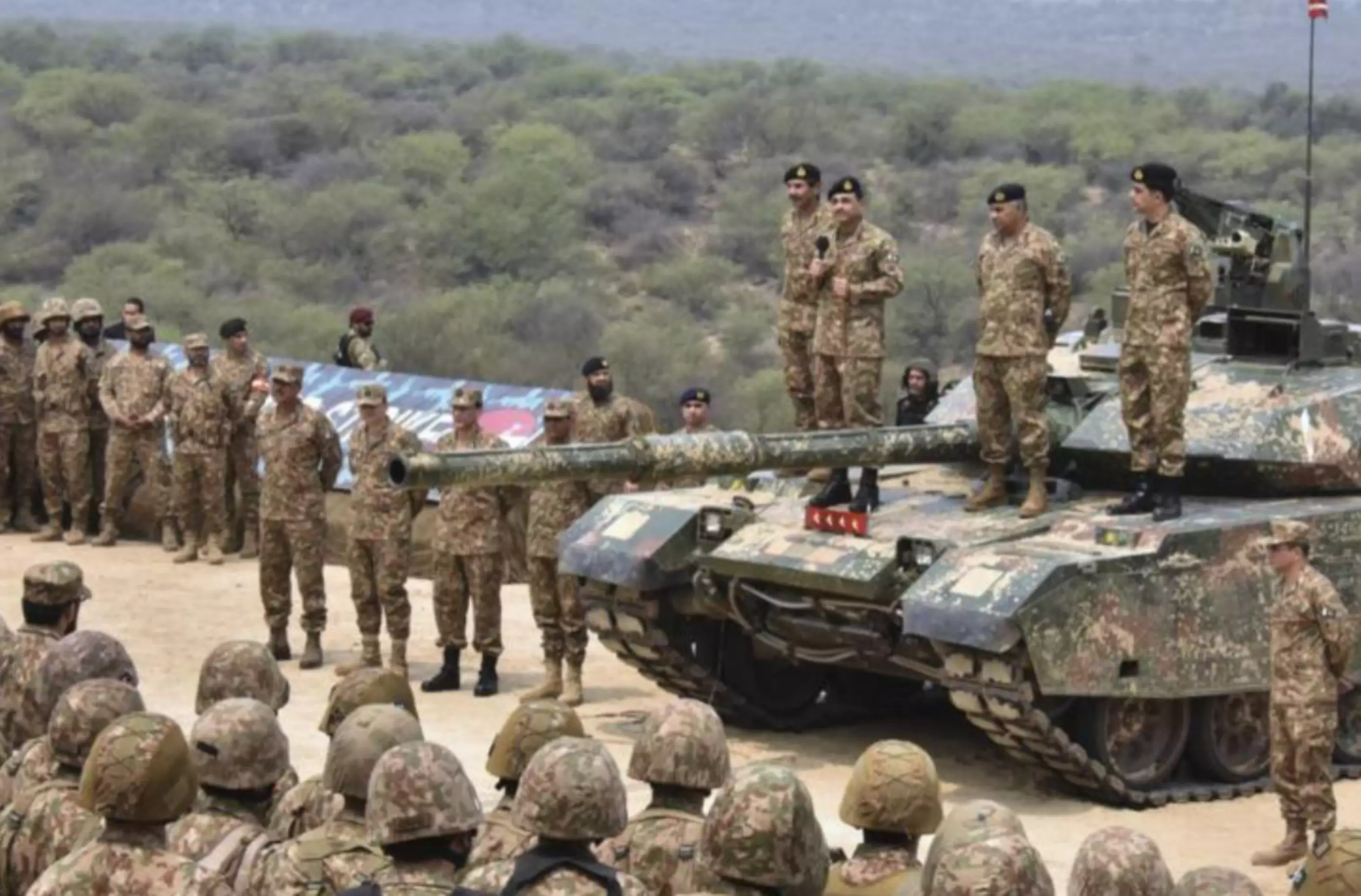 Hindistan və Pakistan hərbi liderlərinin danışıqları təxirə salınıb