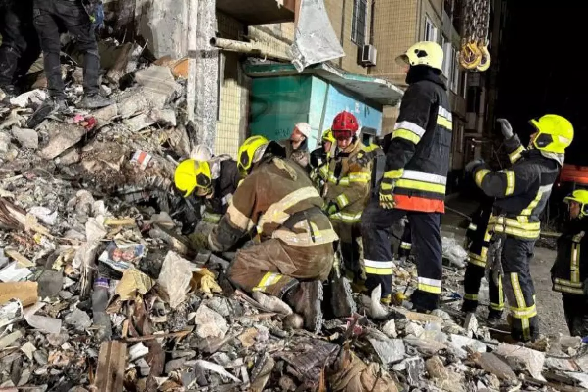 Rusiya Odessada binaya zərbə endirib