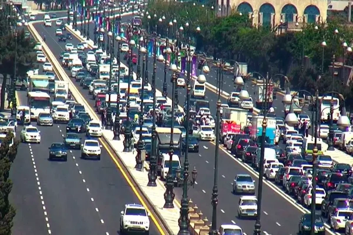 NİİM: Operativ nəqliyyat vasitələrinin arxasınca hərəkət etmək qadağandır