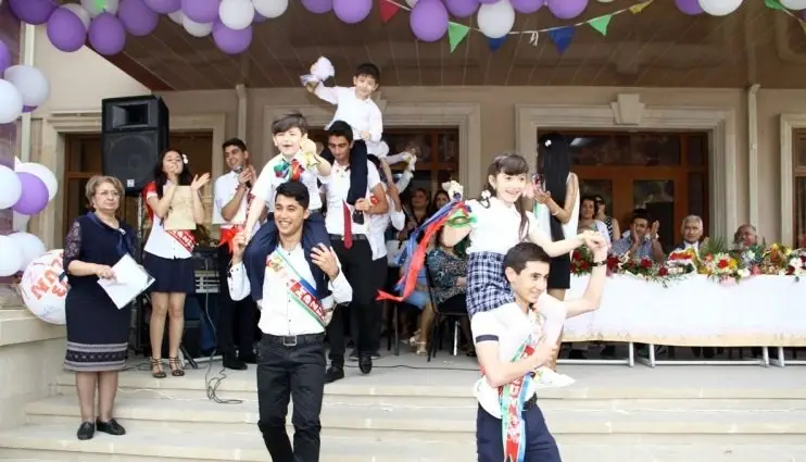 Bakı məktəblərini 80 mindən çox şagird bitirir