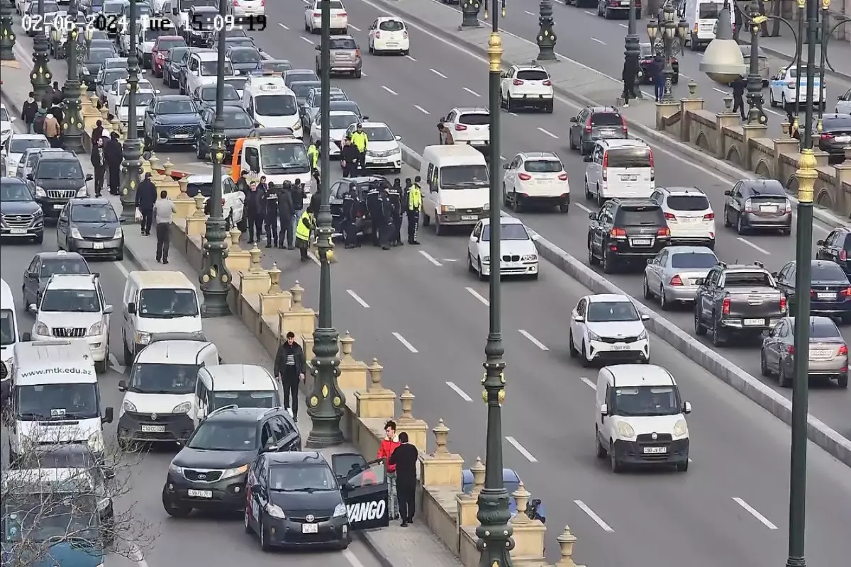 Heydər Əliyev prospektində qəza olub, sıxlıq yaranıb - FOTO - YENİLƏNİB