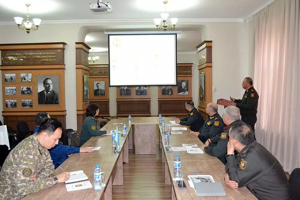 Azərbaycan və Qazaxıstan generalları əməkdaşlıq məsələlərini müzakirə ediblər