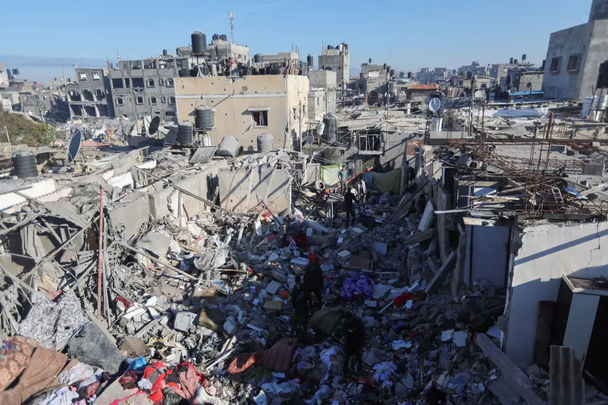 İsrailin Qəzzaya endirdiyi zərbələr nəticəsində 61 fələstinli həlak olub