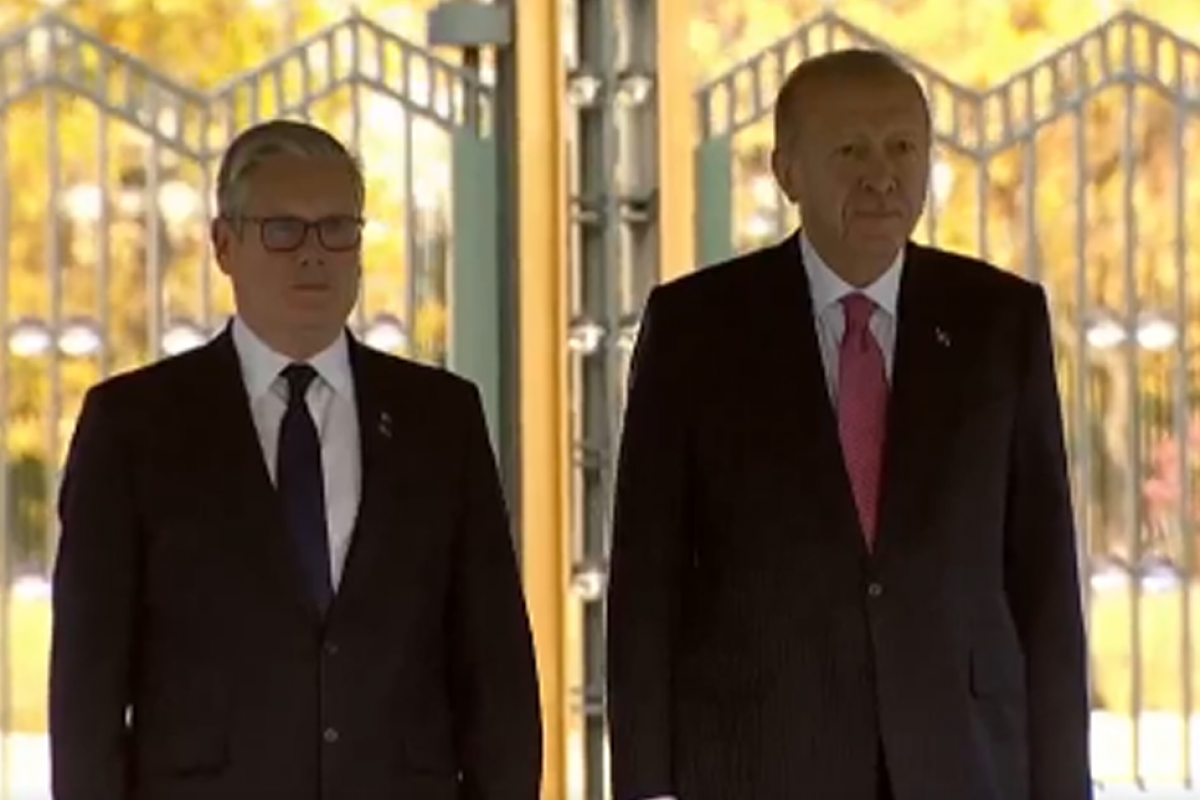 Britaniya Baş naziri Türkiyədə səfərdədir