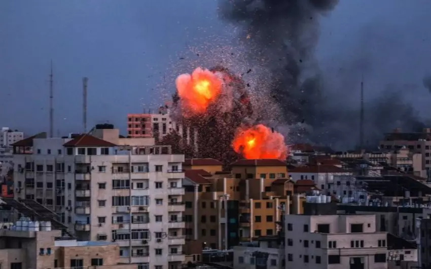 Husilər Ben-Qurion aeroportuna və Qırmızı dənizdə ABŞ gəmilərinə zərbə endirdiklərini bildiriblər