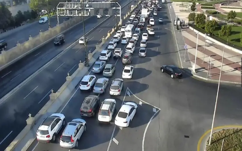 Heydər Əliyev və Babək prospektlərində avtomobil yolunda dəyişiklik edilə bilər