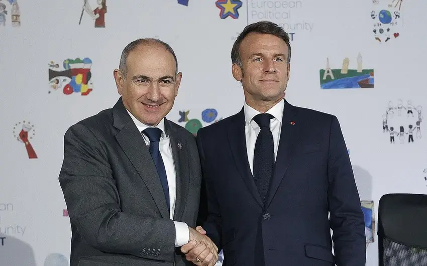 Paşinyan Makronla Vaşinqtonda əldə edilmiş razılaşmaları müzakirə edib