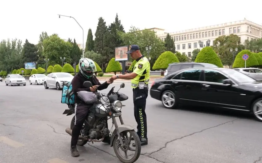 Yol polisi moped və skuter sürücülərinə müraciət edib