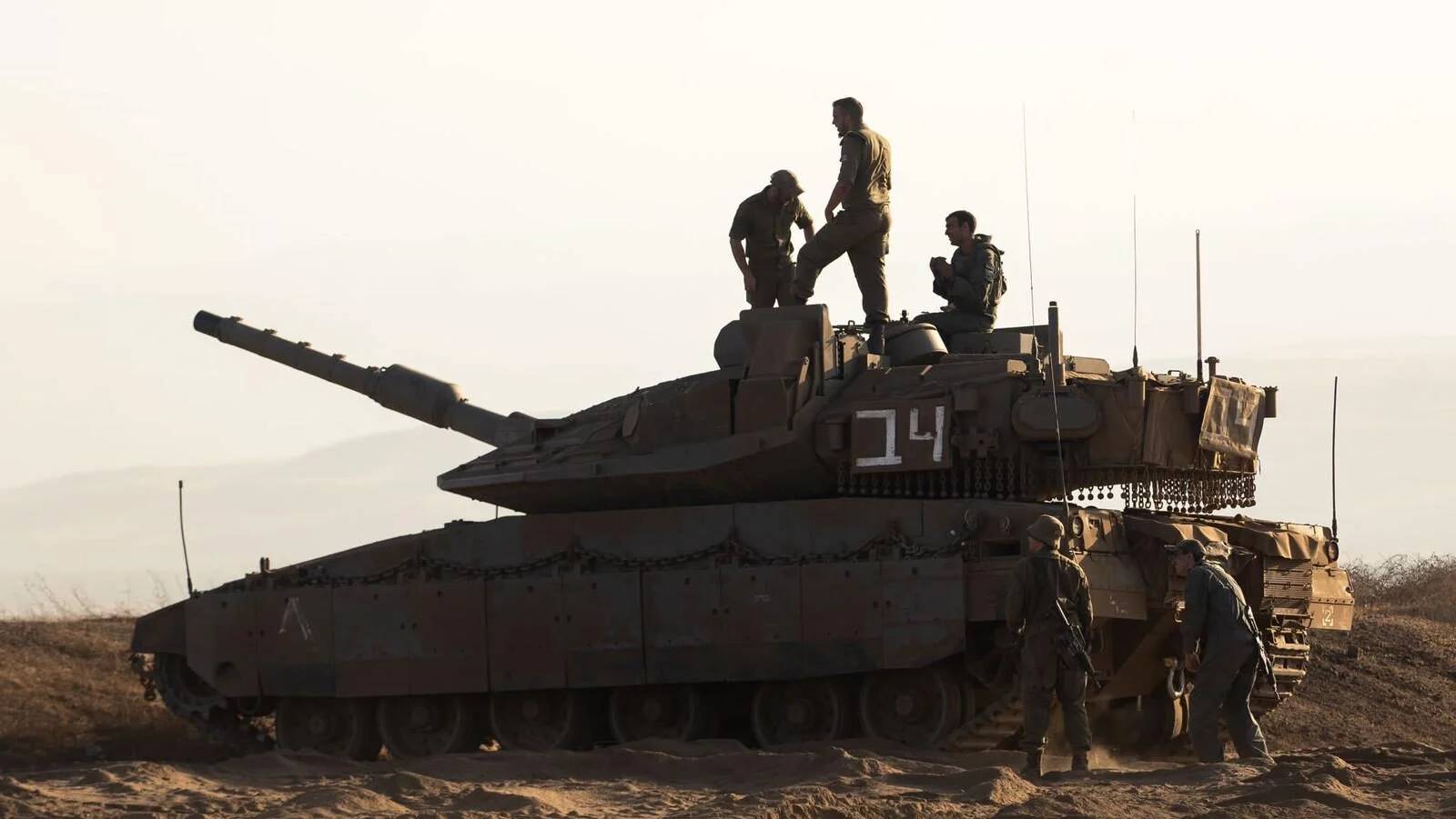 İsrail Qəzzanın cənubuna tanklar toplayıb