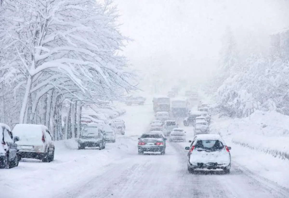 MIA Warns Drivers of Frost and Icy Roads in Baku