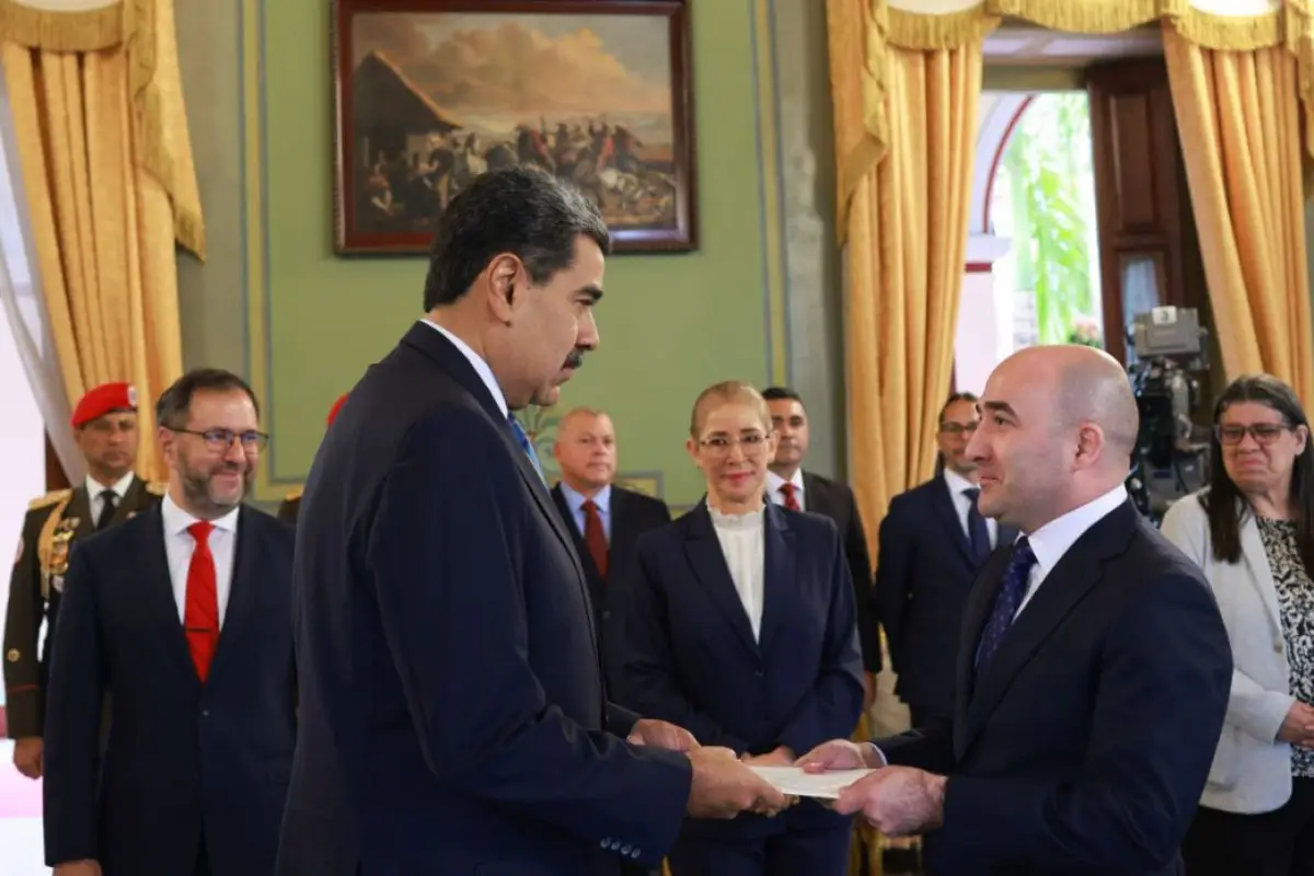 Azərbaycan səfiri etimadnaməsini Nikolas Maduroya təqdim edib