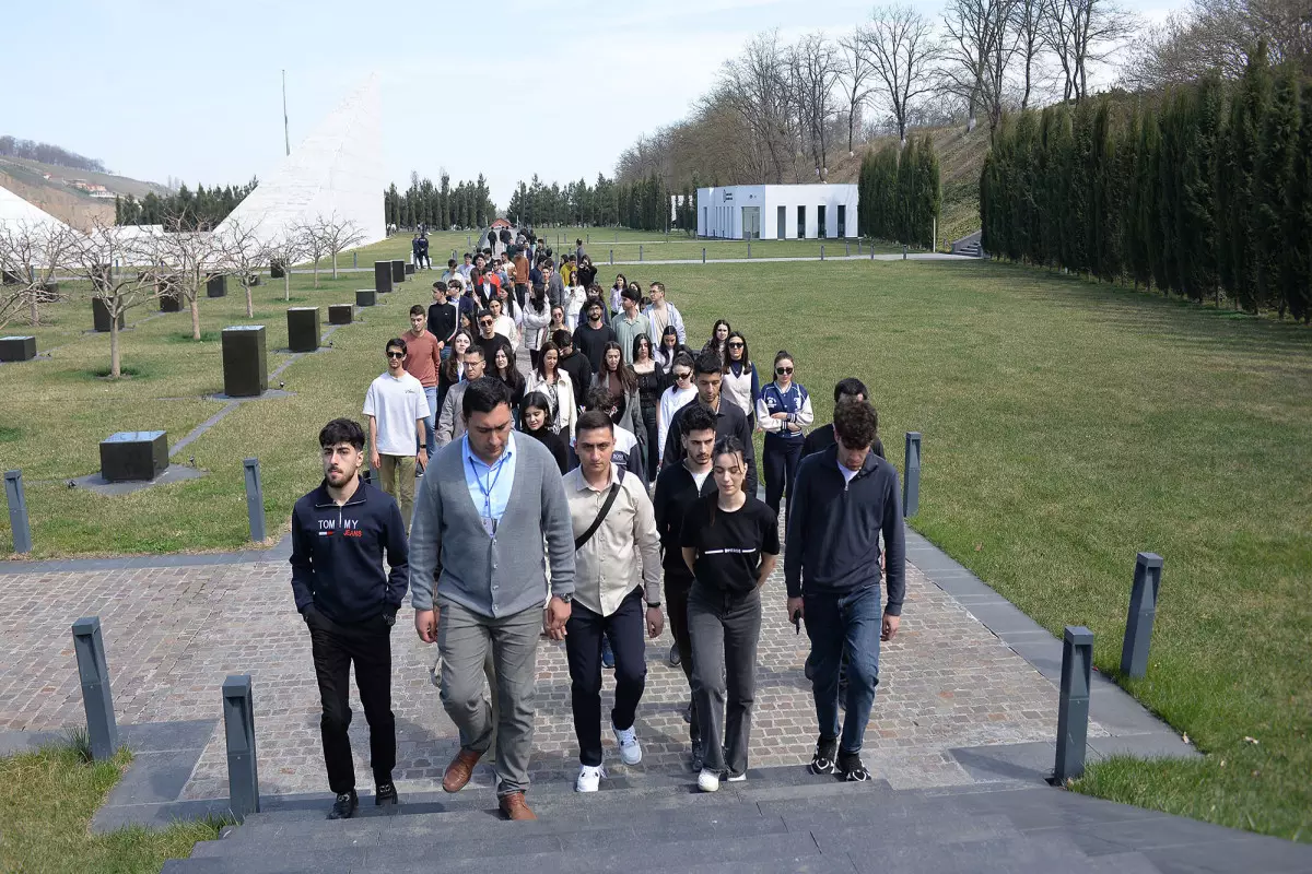 Tələbə yaz məktəbləri yekunlaşıb