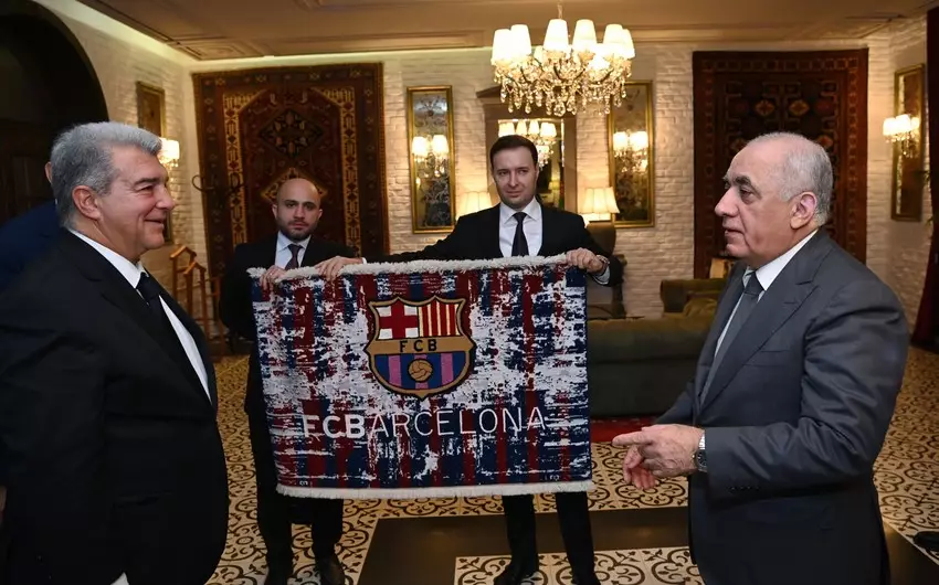 Əli Əsədov Xuan Laporta ilə görüşüb