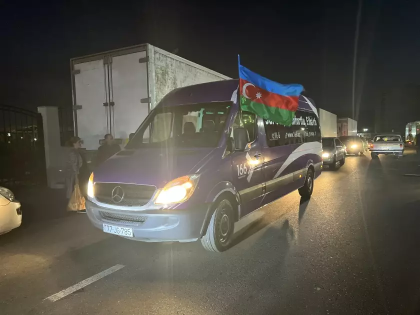 Daha 70 sakin Laçına qayıdır