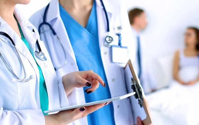 В Азербайджане продлены надбавки медикам за COVID-19