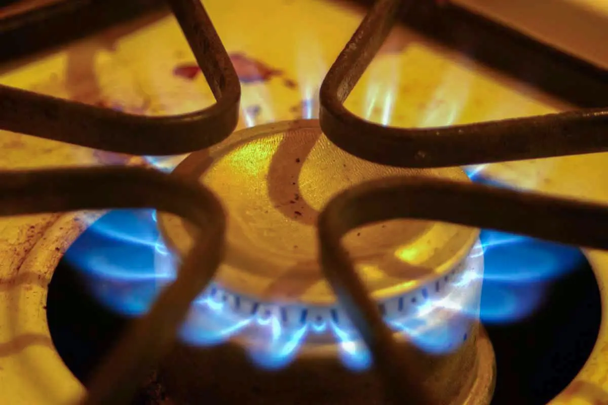 Ucar sakini dəm qazından zəhərlənərək ölüb