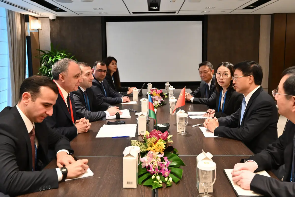 Baş prokuror Kamran Əliyev Sinqapurda görüşlər keçirib