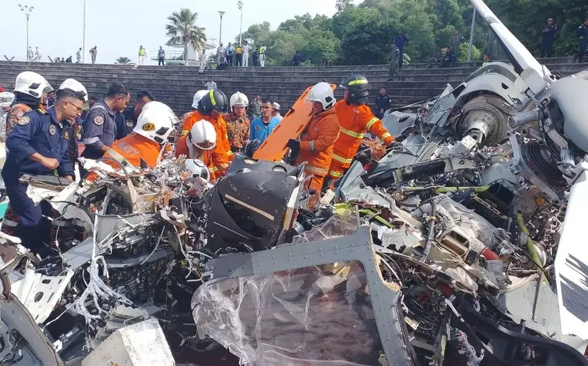 Malayziyada helikopterlər toqquşub, azı 10 nəfər ölüb