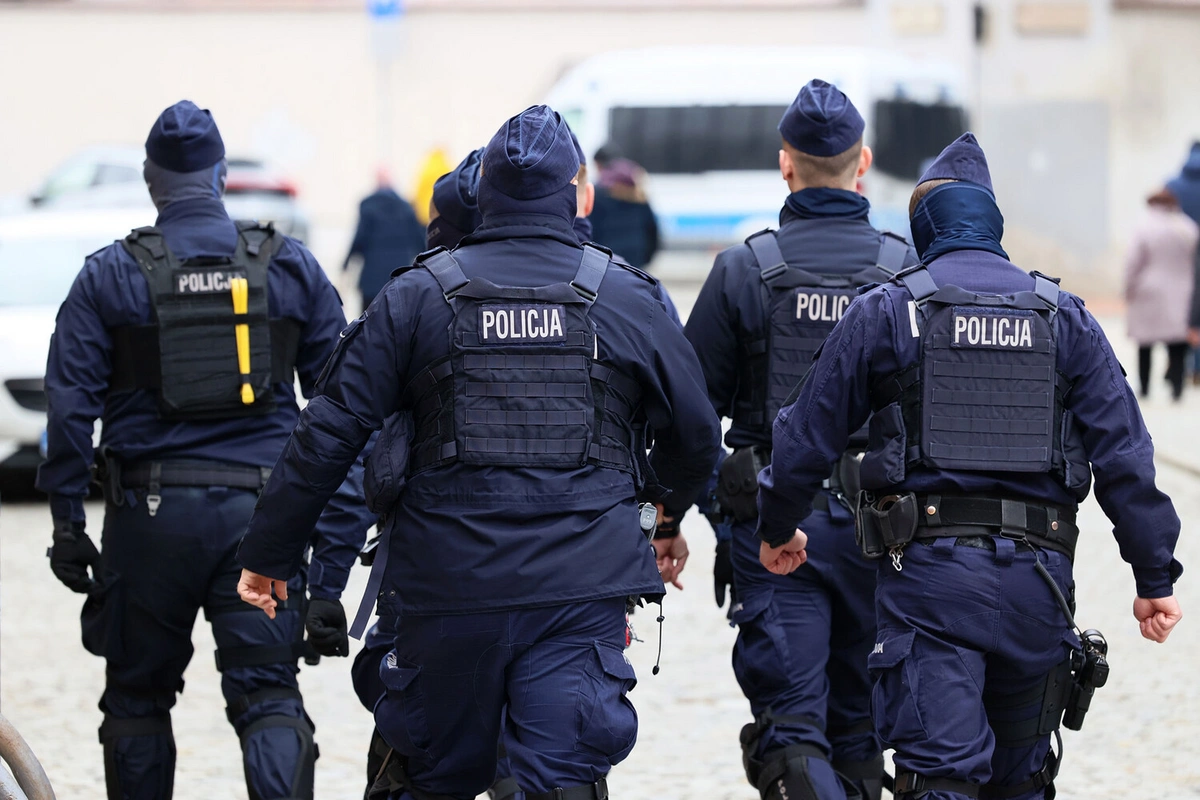 Polşada təxribat törətməkdə şübhəli bilinən 8 nəfər saxlanıldı