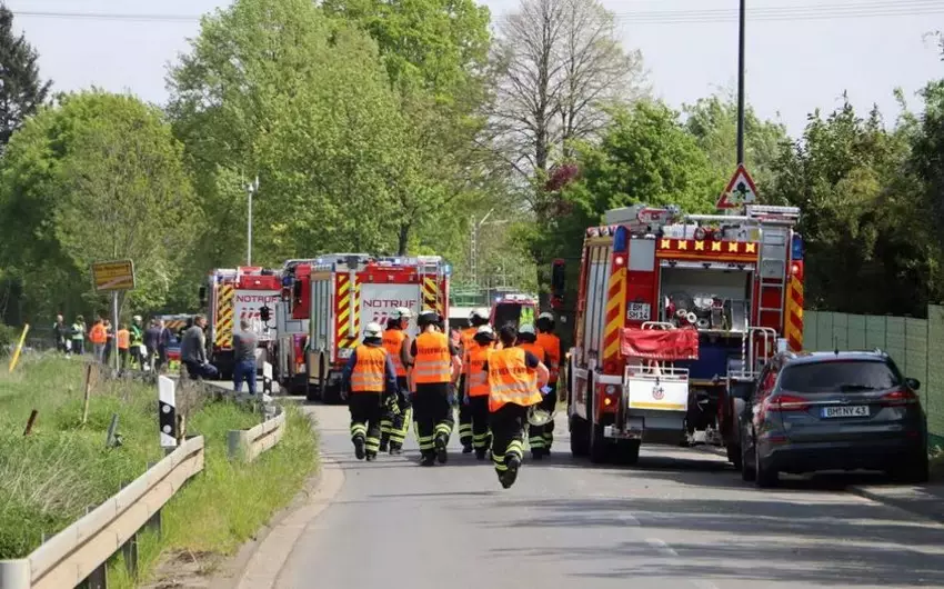 Almaniyada qatar bir qrup işçini vurub, azı iki nəfər ölüb