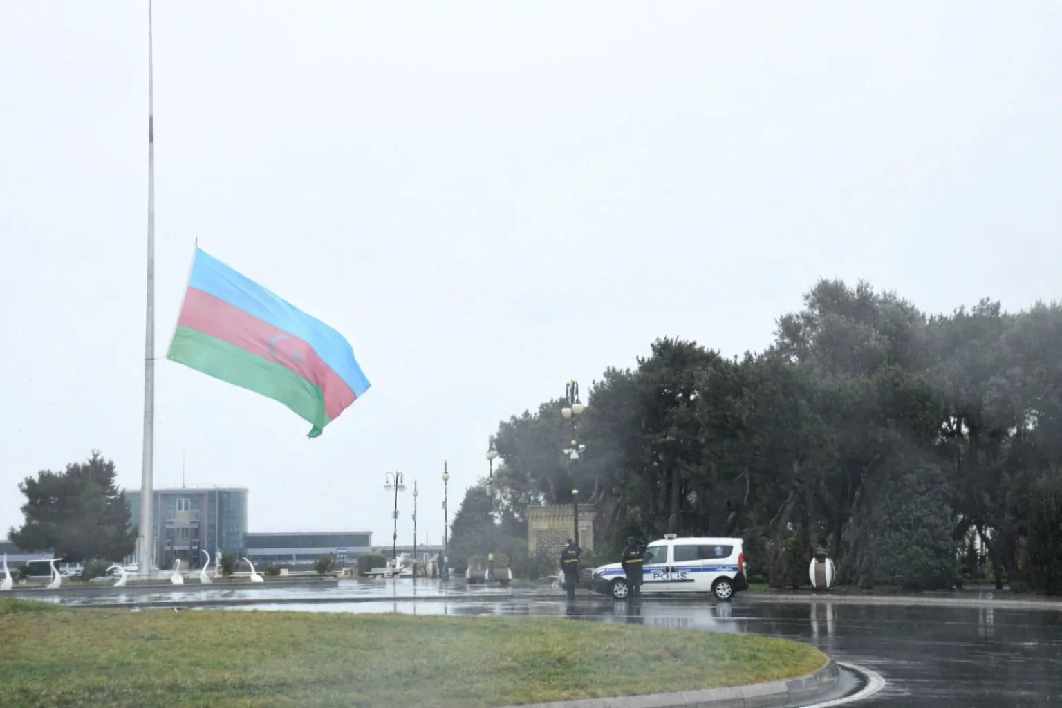 20 Yanvar şəhidlərinin xatirəsi bir dəqiqəlik sükutla anılıb
