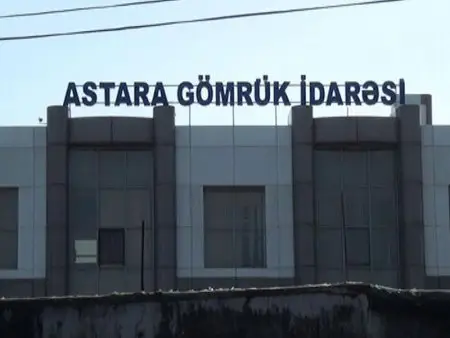 İranı tərk edən 29 nəfərlik italyan qrupu Azərbaycana gəlib