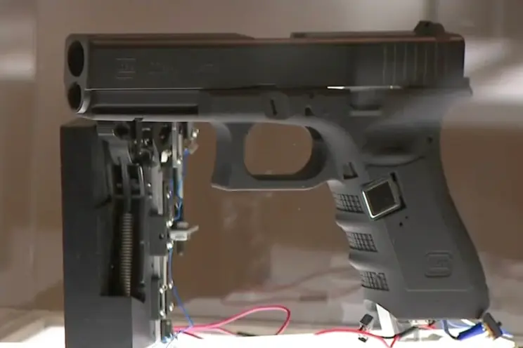 Barmaq izi ilə kilid açma sistemi olan ilk "ağıllı silah" bazara çıxdı